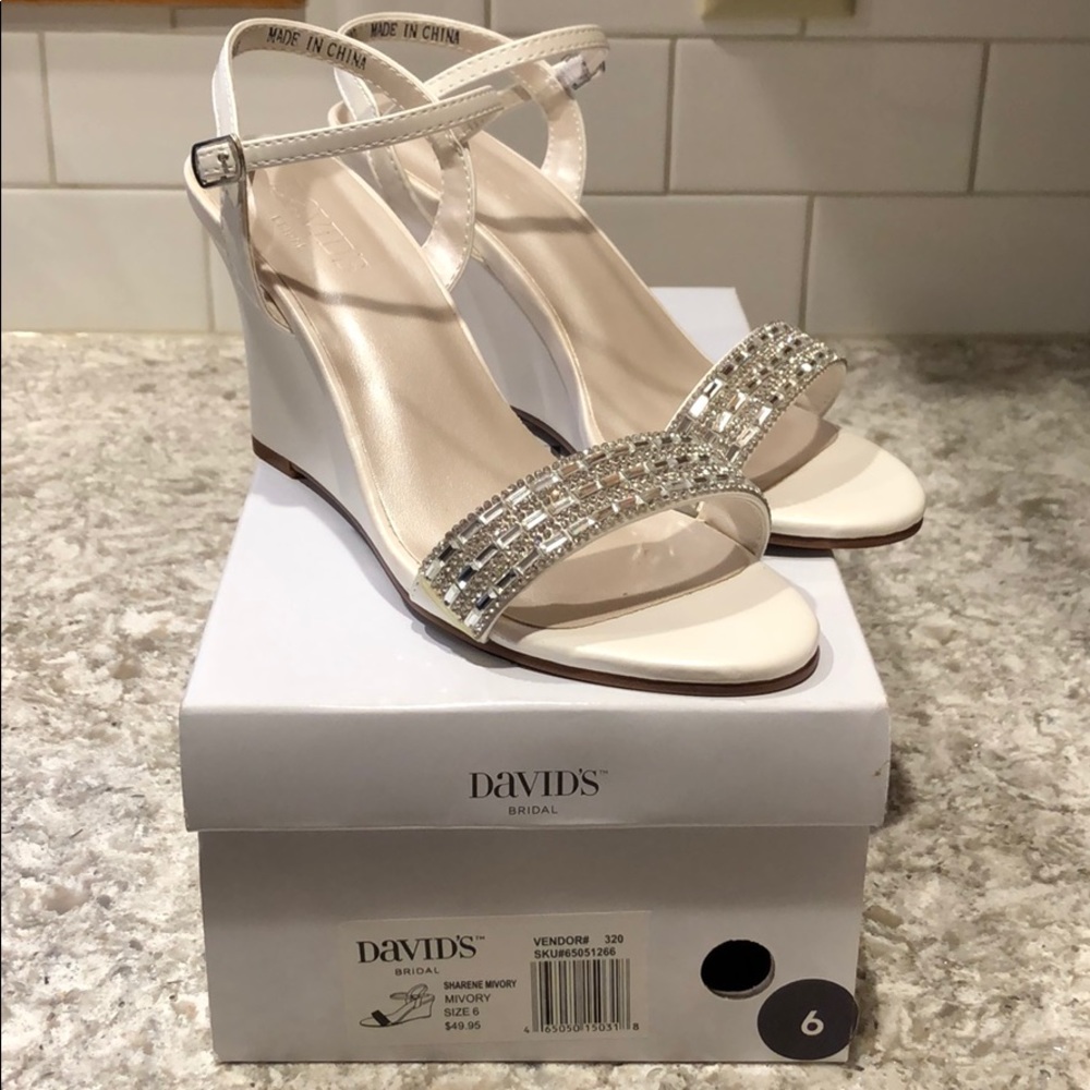David’s Bridal Wedge. Size 6